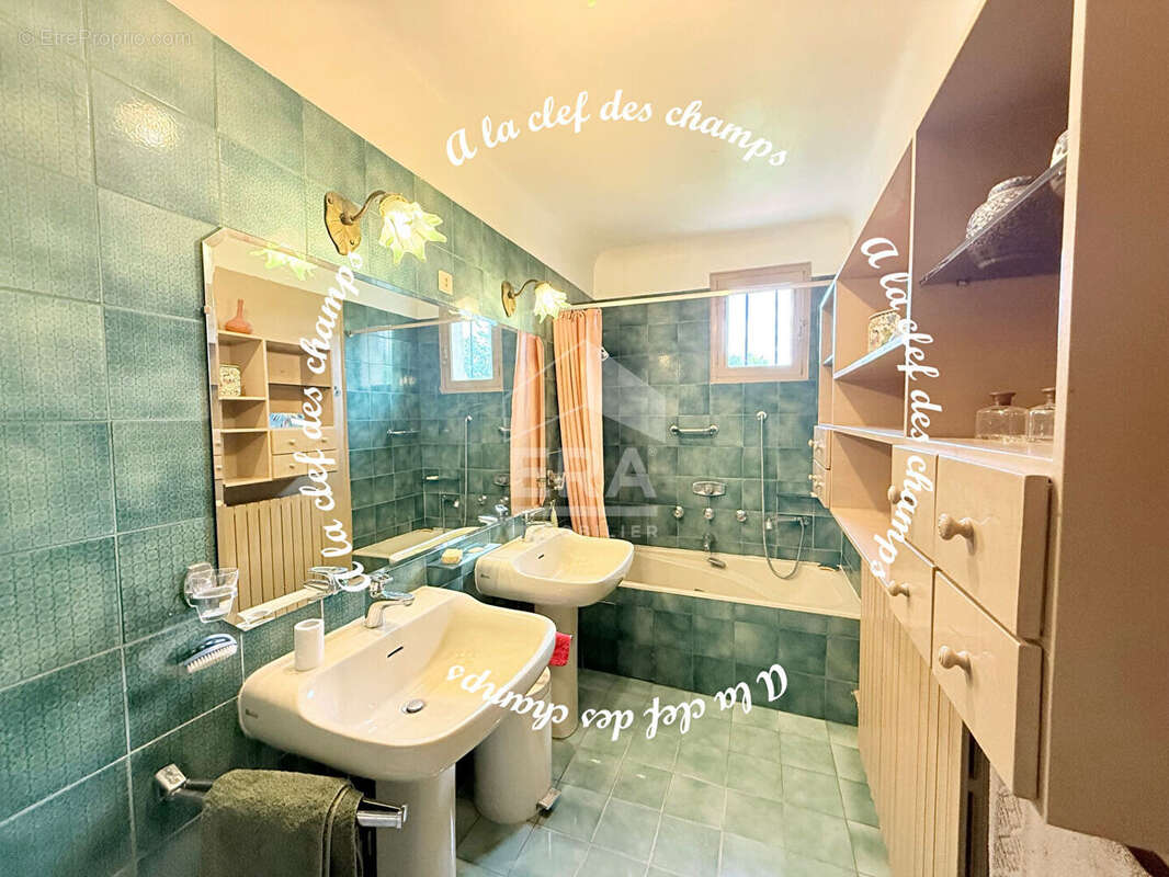 Maison à BURES-SUR-YVETTE