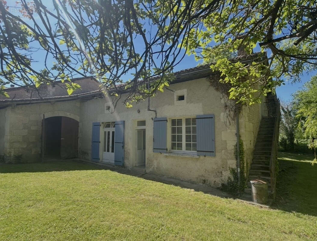 Maison à AUBETERRE-SUR-DRONNE