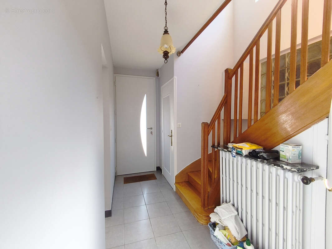 Maison a renover 2 chambres et double garage - photo 6