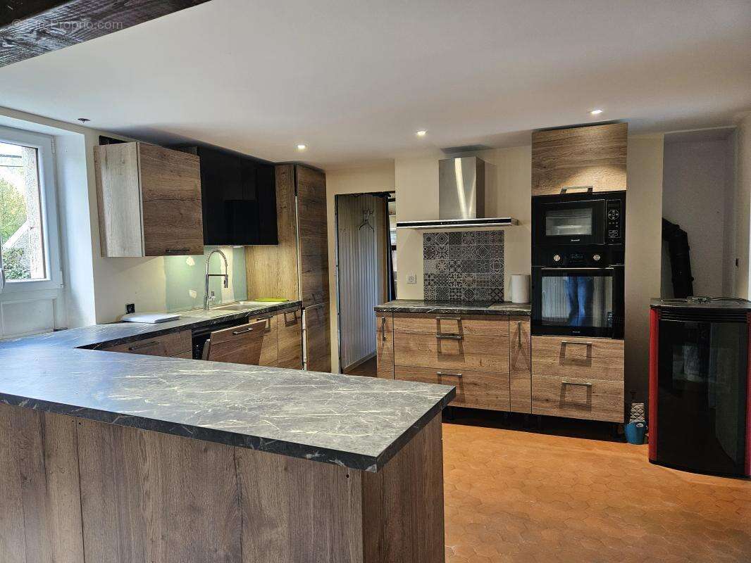 Maison à SAINT-YRIEIX-LES-BOIS