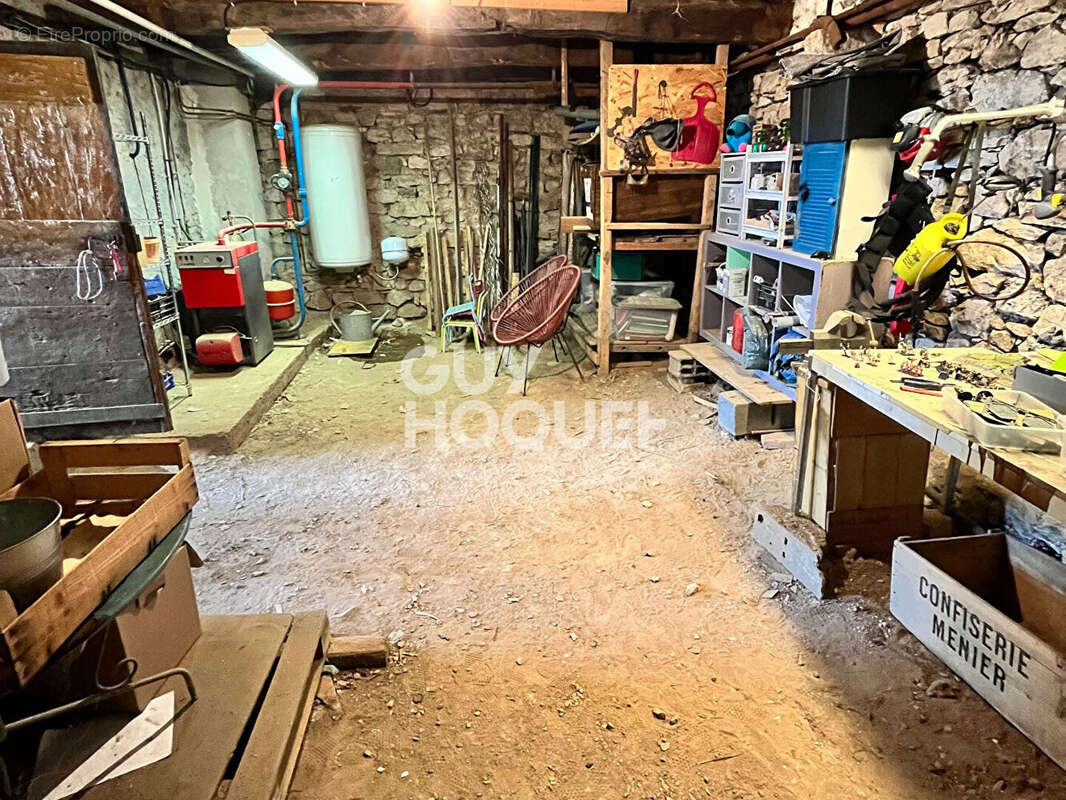 Grande maison familiale avec annexe et terrain à Espère - photo 12