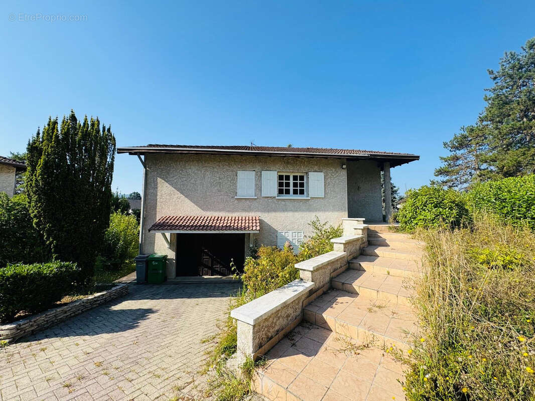 Meylan le haut grande maison familiale 7 pièces 200 m2 - photo 5
