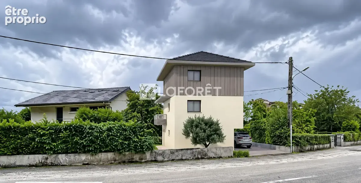 Photo Terrain à Challes-Les-Eaux au prix de 190 000€