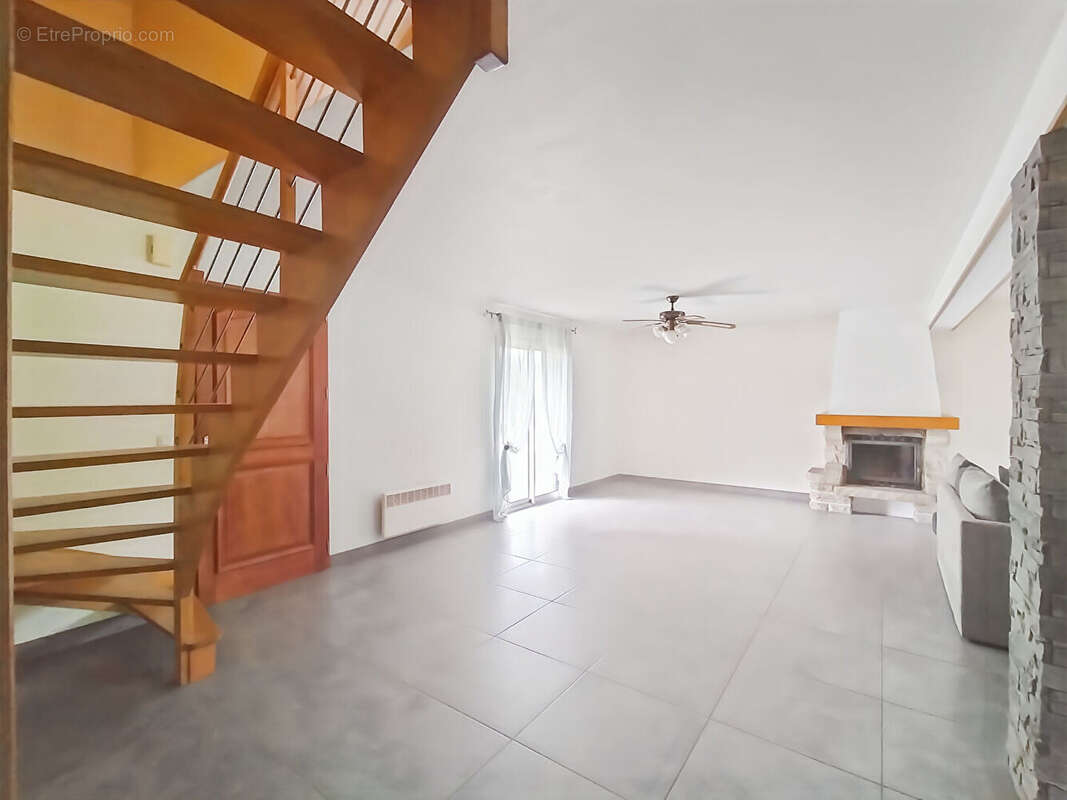 Maison à LA CHAPELLE-AUX-FILTZMEENS