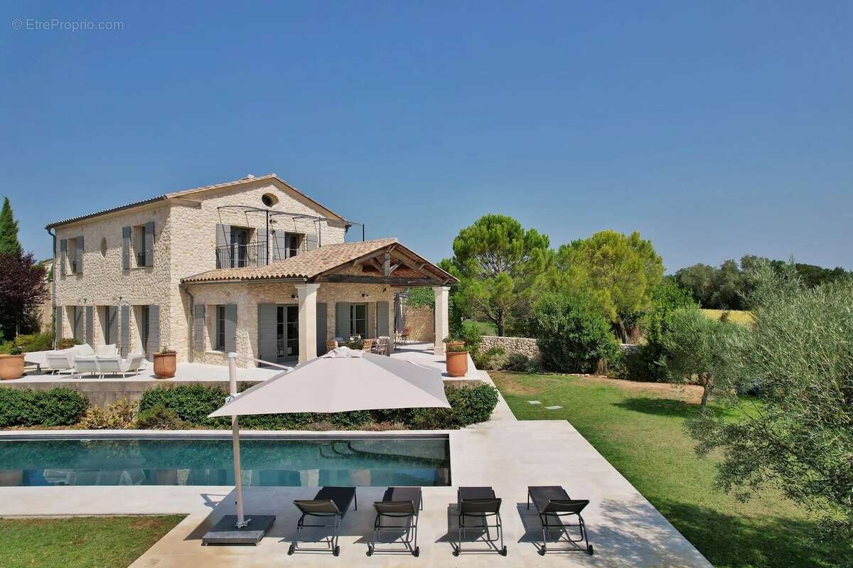 Unique propriété avec piscine et vue panoramique - photo 7