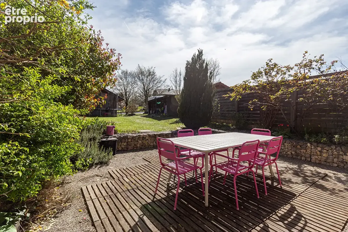 "amarante" - co-exclusivite laforet - mesigny - maison t5 de 161,07 m² - terrain de 394 m² - dpe d - photo 3