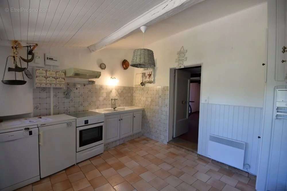 Maison à BAGNOLS-EN-FORET