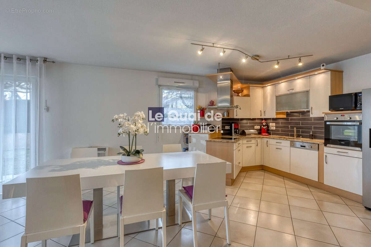 Maison à SAINT-SIMEON-DE-BRESSIEUX