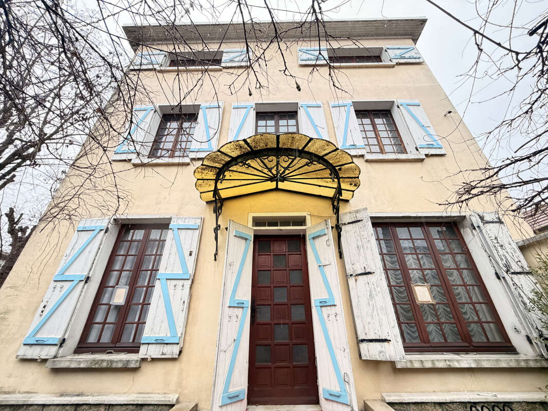 Maison à SAINT-MAUR-DES-FOSSES