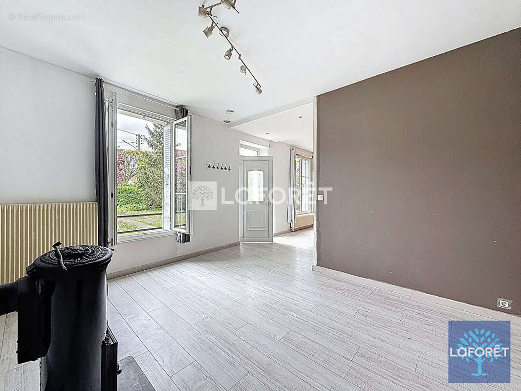Maison à VIGNEUX-SUR-SEINE