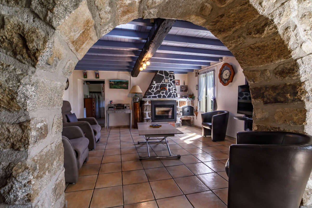 Mas 110 m2 sur 2763 m2 de terrain - photo 8