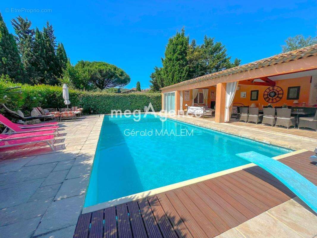 Maison à ROQUEBRUNE-SUR-ARGENS