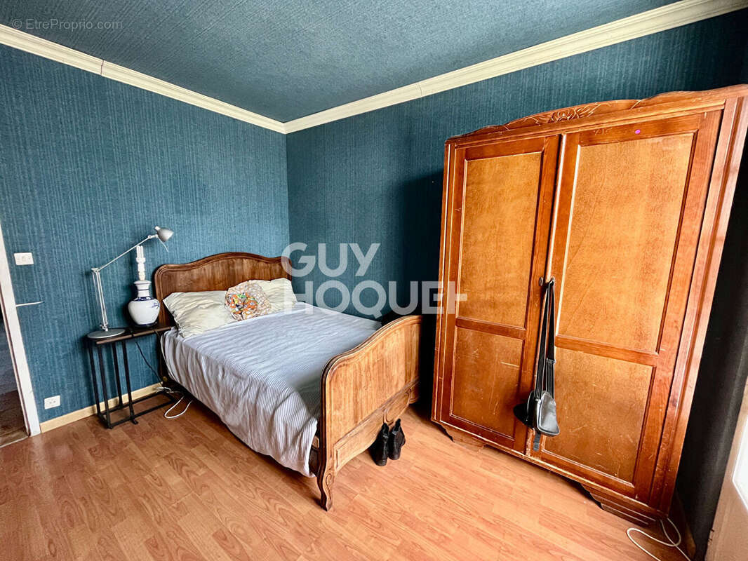 Maison à LANGROLAY-SUR-RANCE