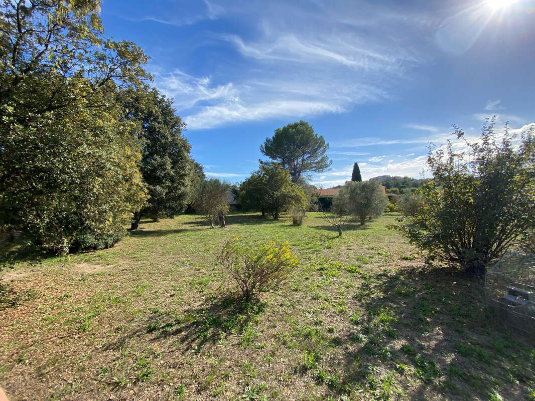 Terrain à CABRIES
