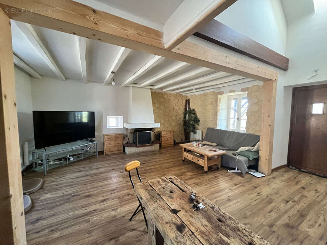 Maison à LAGARDE-ENVAL