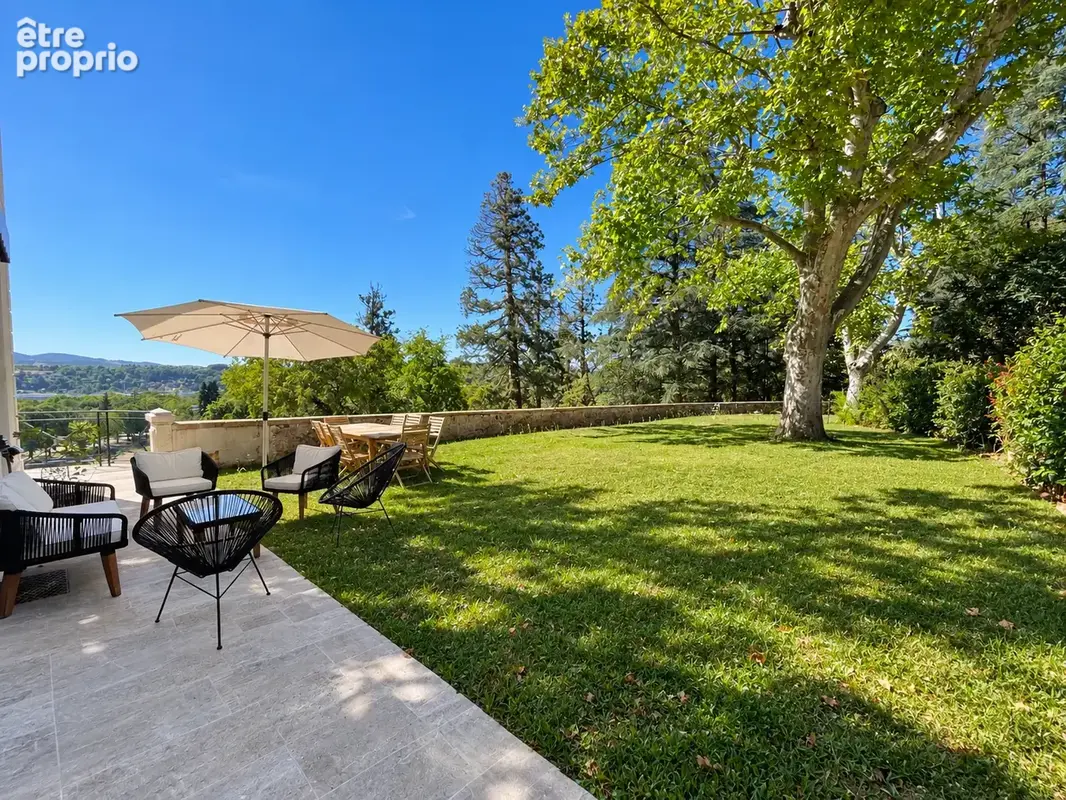 T3 d'exception au Château de la Roche avec jardin privatif de 350 m2 - photo 3