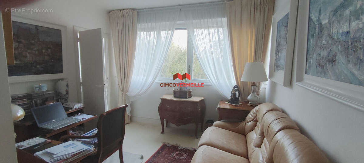 Appartement à LA CELLE-SAINT-CLOUD