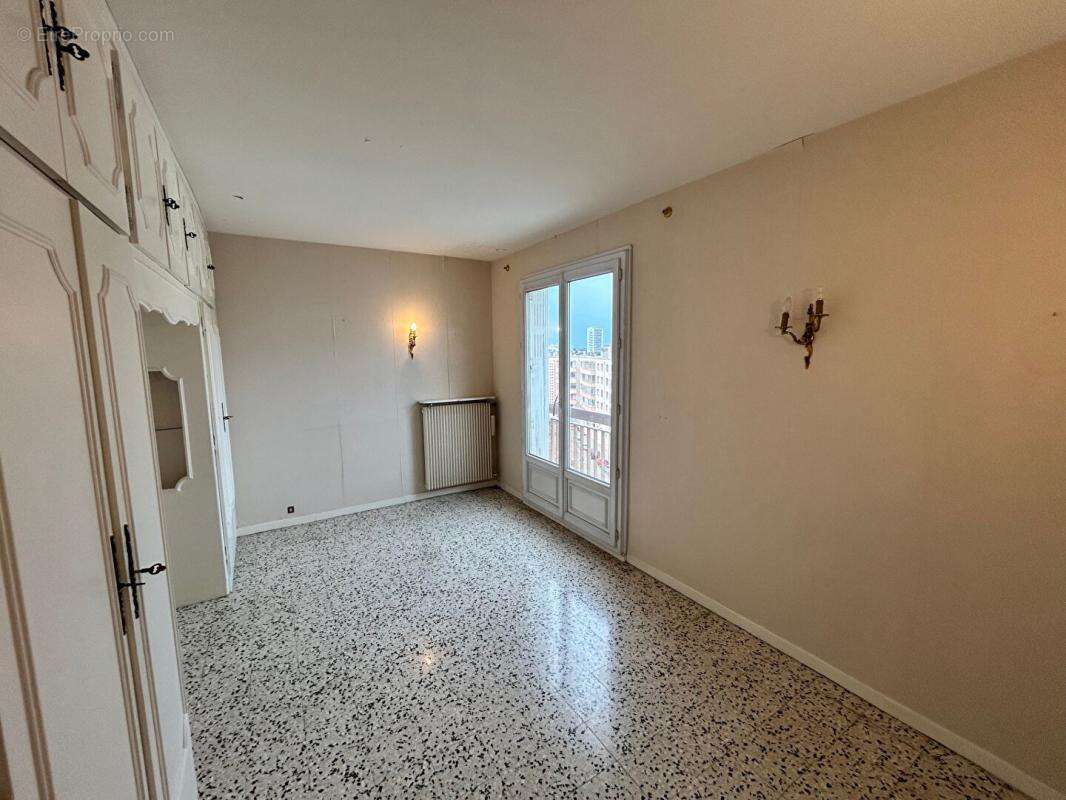 Appartement à MARSEILLE-9E