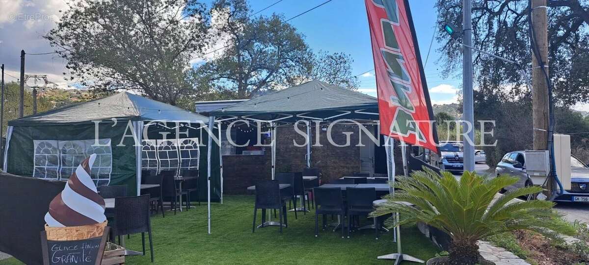 Commerce à LA GAUDE