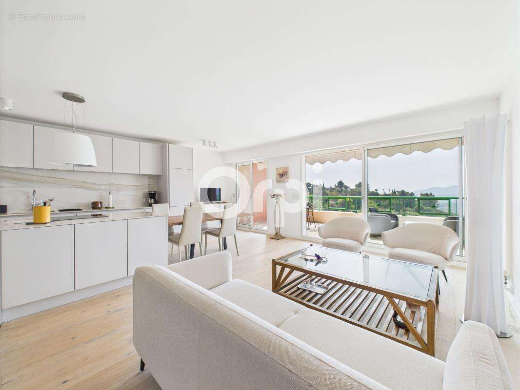 Appartement à MANDELIEU-LA-NAPOULE