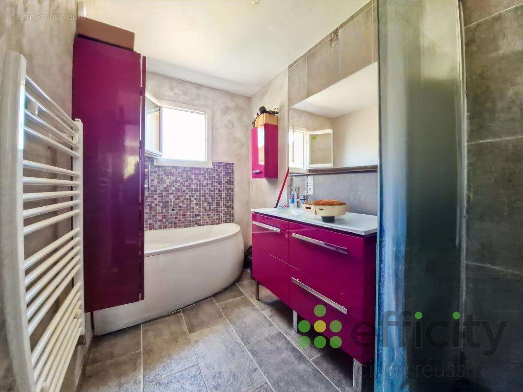 Maison 133 m² à Saint-Ouen-En-Belin  - photo 9