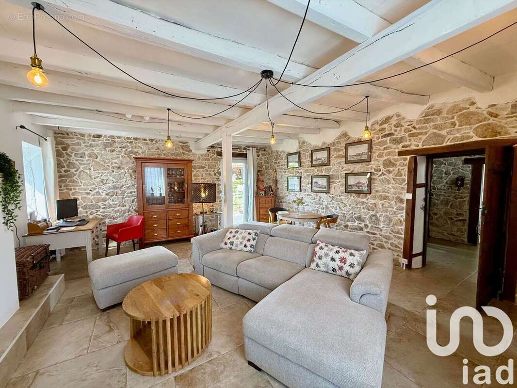 Photo 9 - Maison à AVAILLES-LIMOUZINE