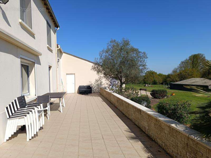 Appartement à ARGENTON-CHATEAU
