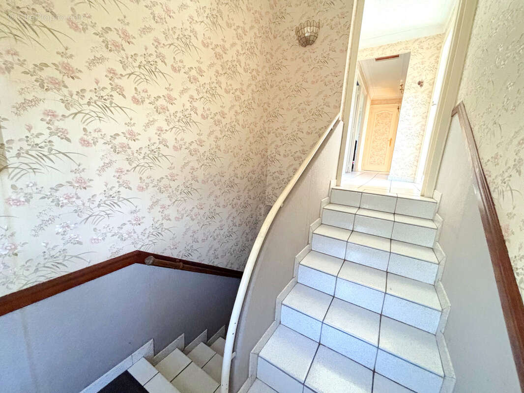 Exclusivite: villars maison sur sous-sol avec terrain - photo 9