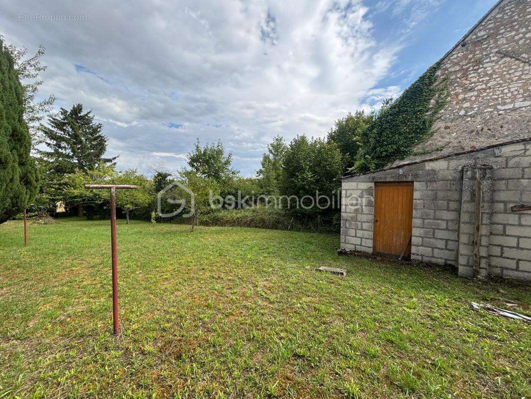 Maison à Saint-Maurice-Aux-Riches-Hommes - photo 4