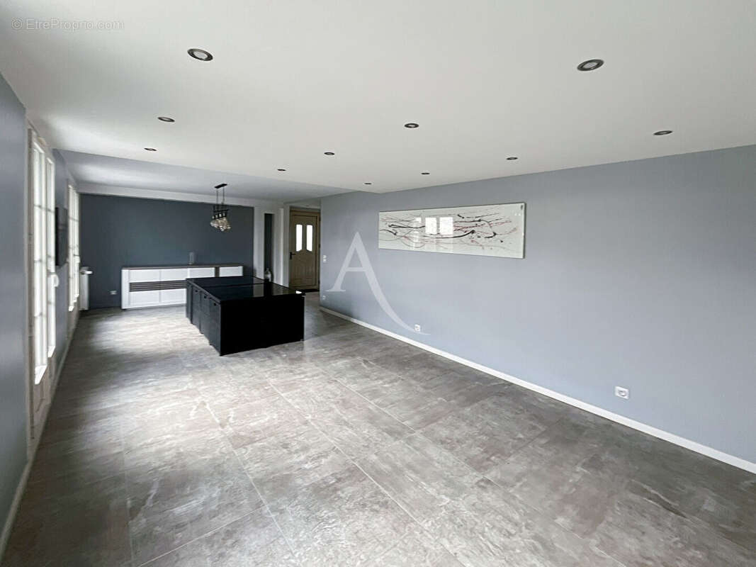 Maison à MEZY-SUR-SEINE