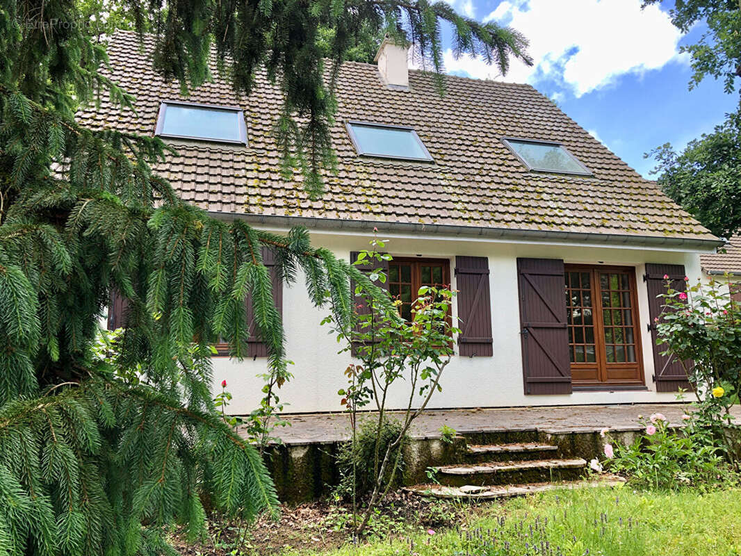 Maison à BUC
