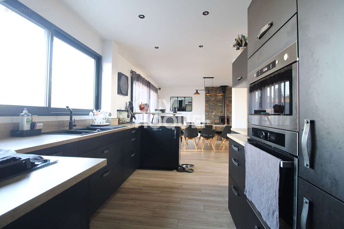 Maison à GRISY-SUISNES