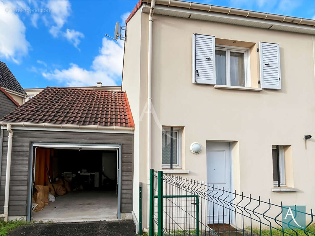 Maison à ETAMPES