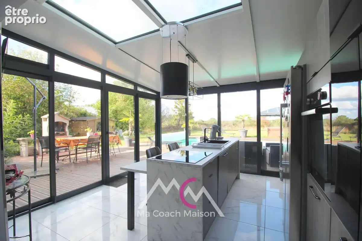 CAMPBON côté Savenay, Maison de charme rénovée d'environ 185 m2 avec piscine - photo 7