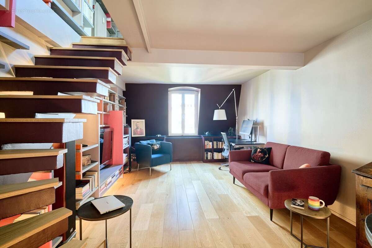 Appartement à PARIS-3E
