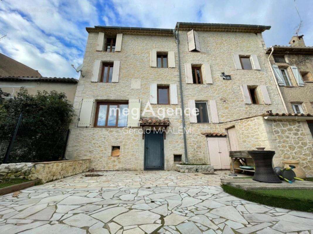 Maison à PLAN-DE-LA-TOUR