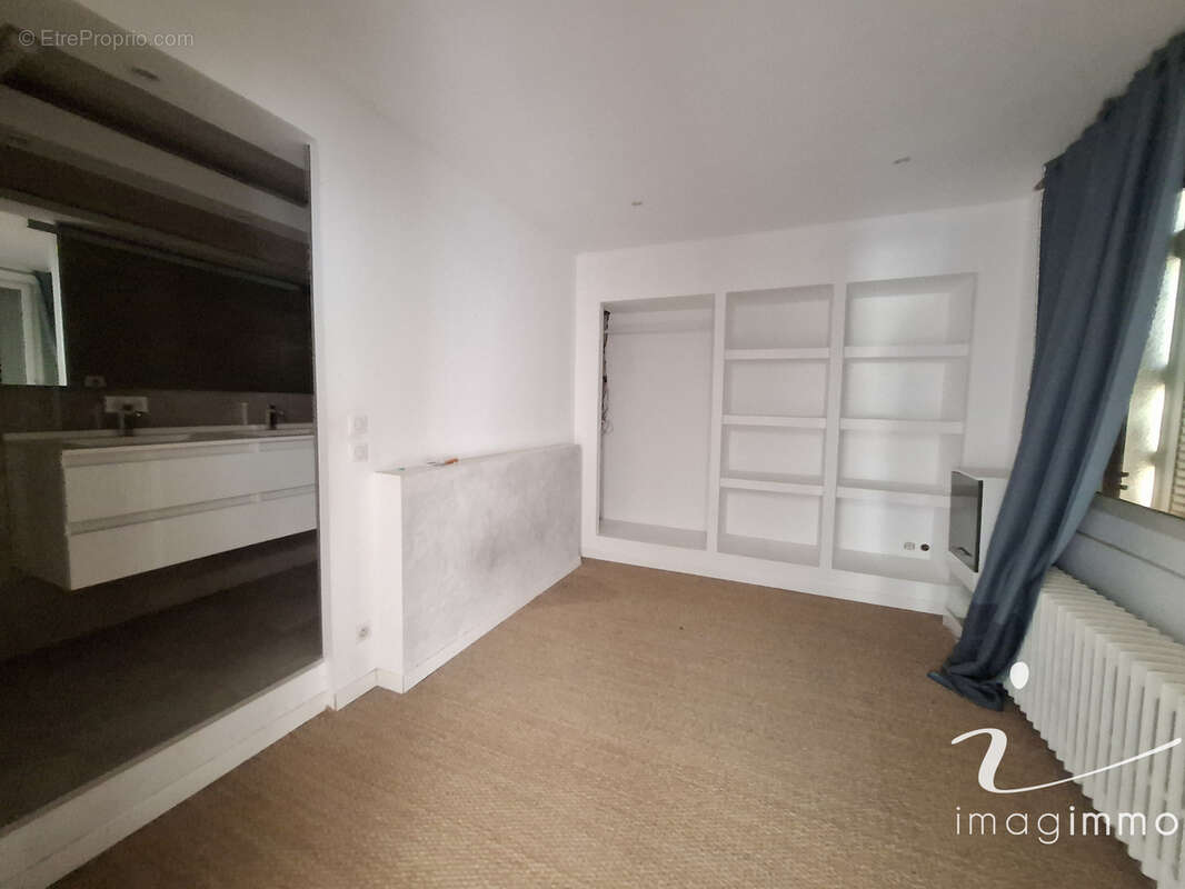 Maison de village de type avec 3 chambres, 2 pièces d'eau et une cour ! - photo 6