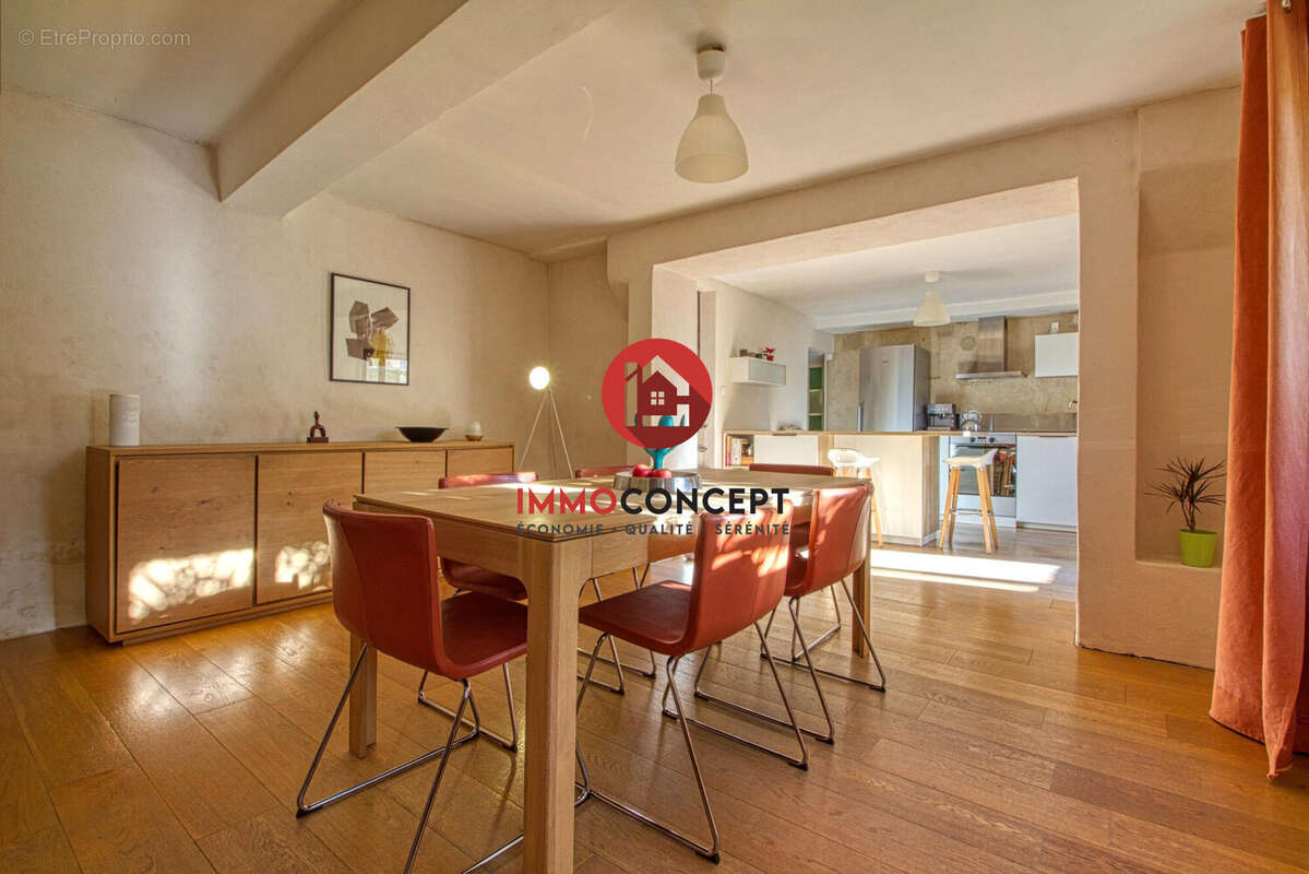 Salle à manger - Maison à PUJAUT