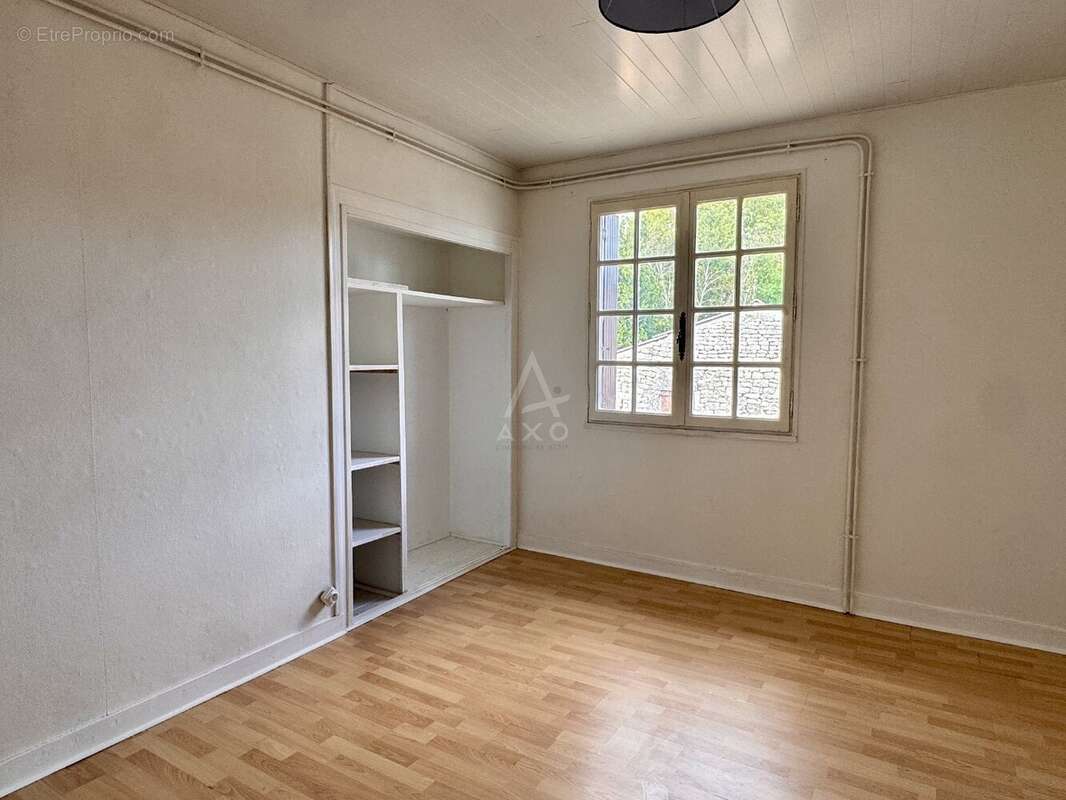 Maison de village rénovée de 130M2 environ avec dépendances et jardin clos  À 20 min d'Angoulême Ouest - photo 12