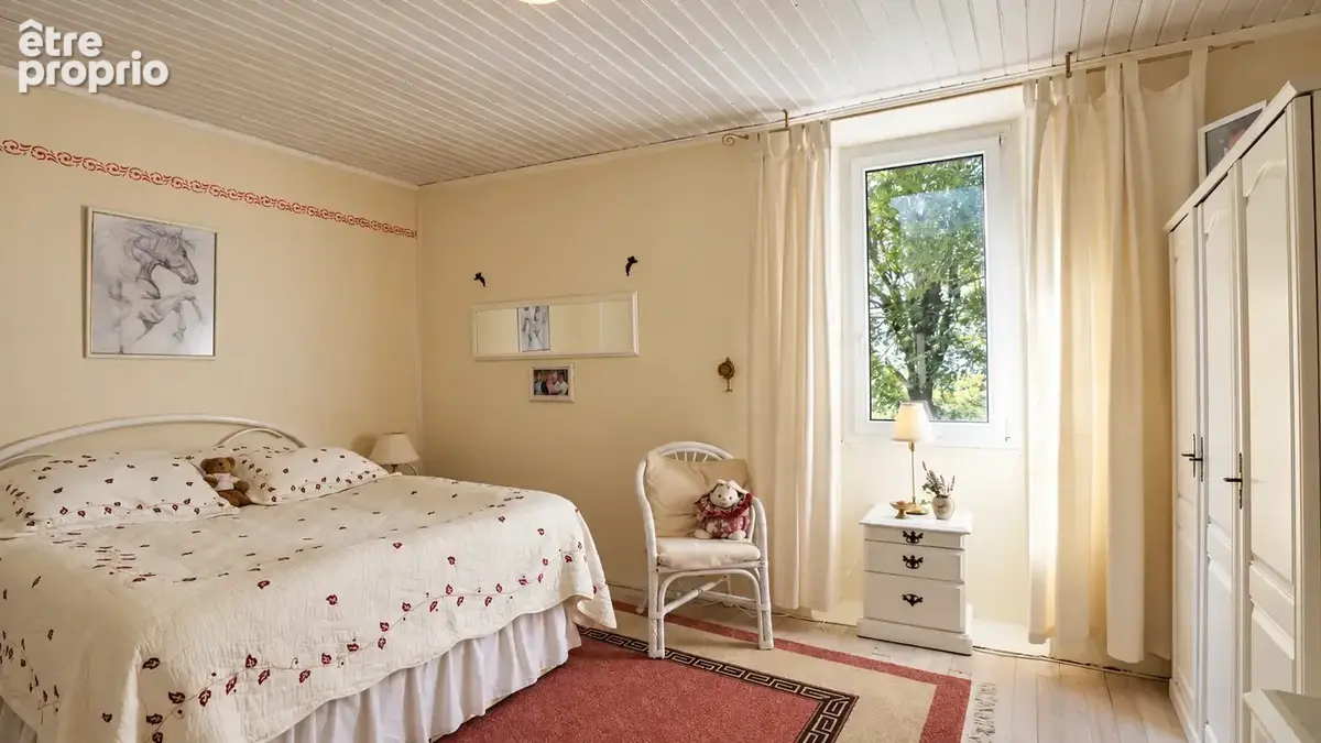Propriété équestre de caractère avec 5 hectares, piscine couverte et dépendances - photo 16