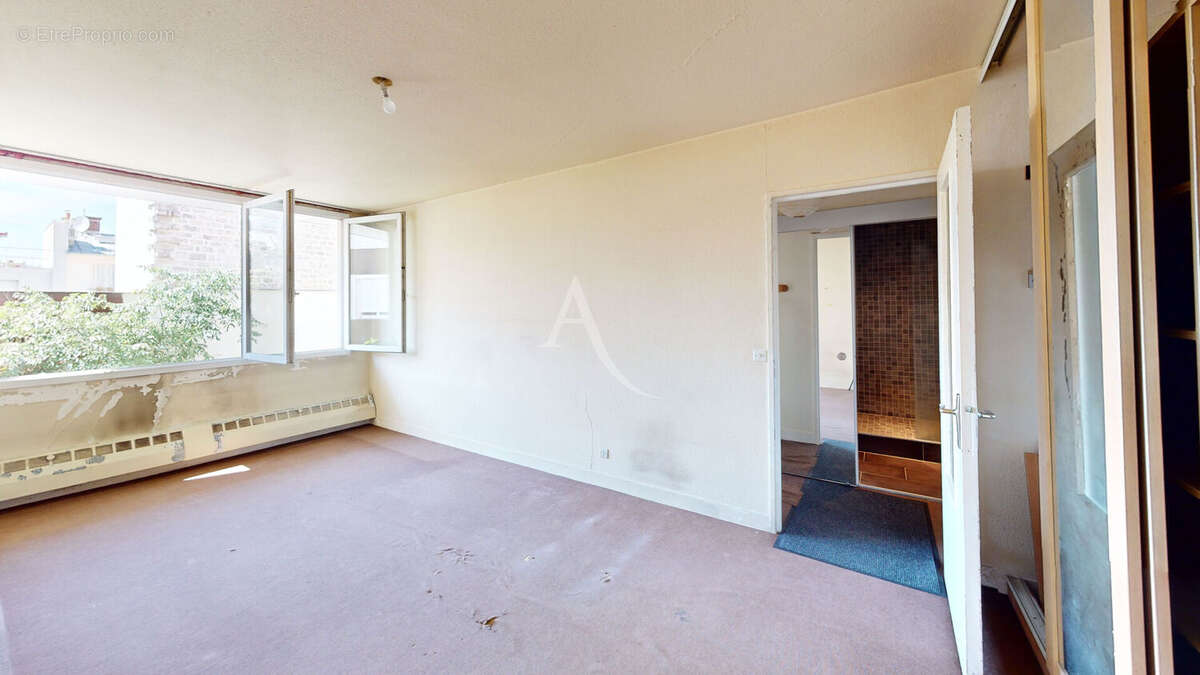 Appartement à PARIS-10E