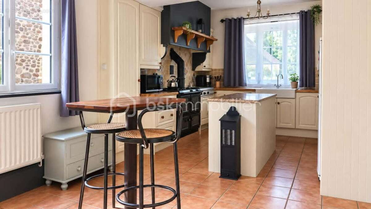 Maison en pierre de 163 m2 + Maison d'hôtes de 78 m2 indépendante (Airbnb) - Atelier, cour&jardin - photo 4