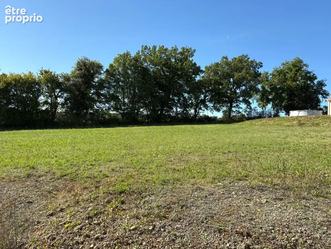 Photo Terrain à Cornille au prix de 36 000€