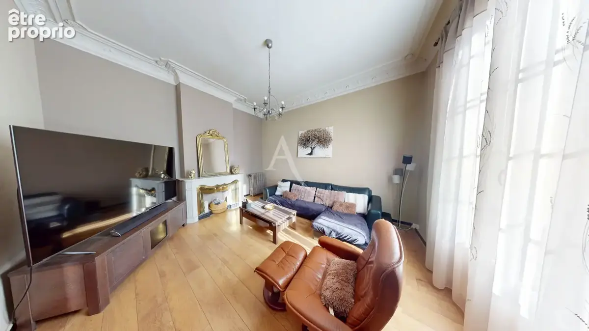 A VENDRE Maison Uchaud 8 pièce(s) 211 m2 - photo 14