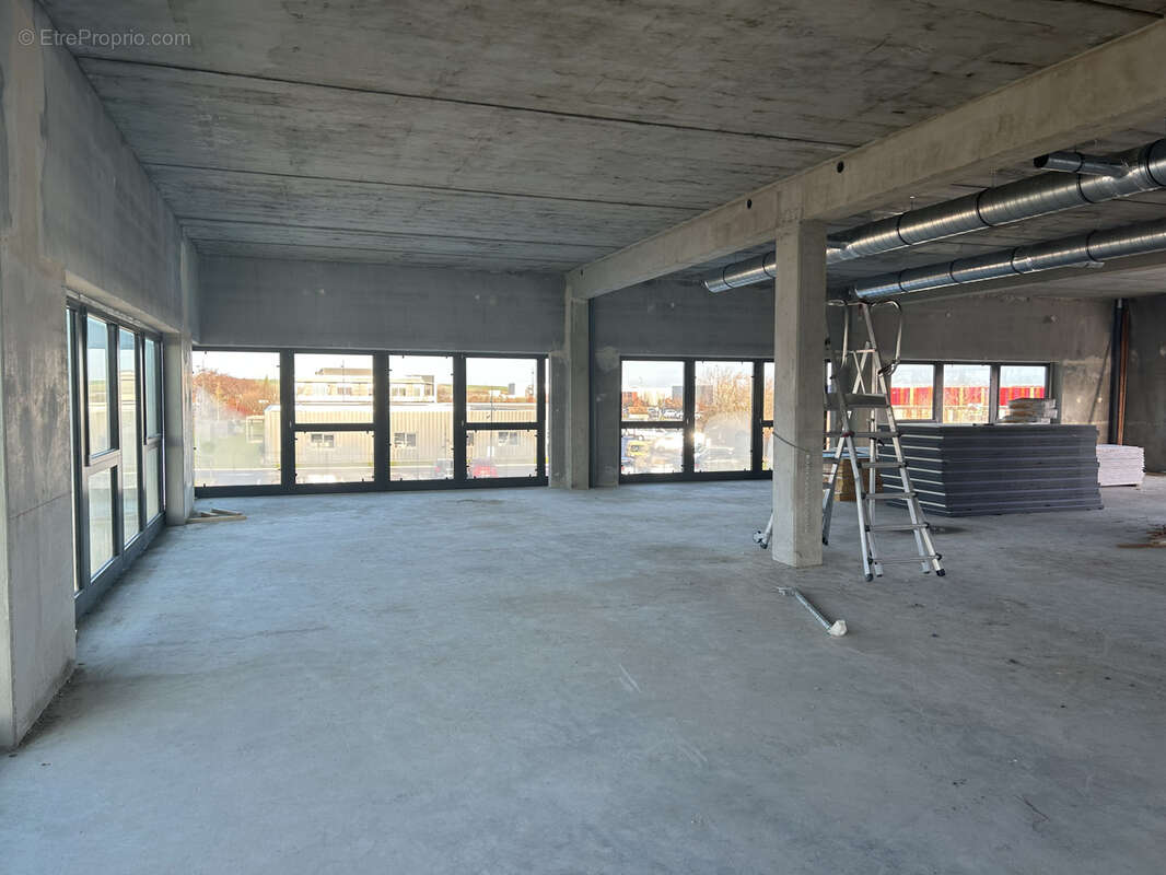 Bureaux neufs à Sainte-Savine  Zone SAVIPOL - photo 2