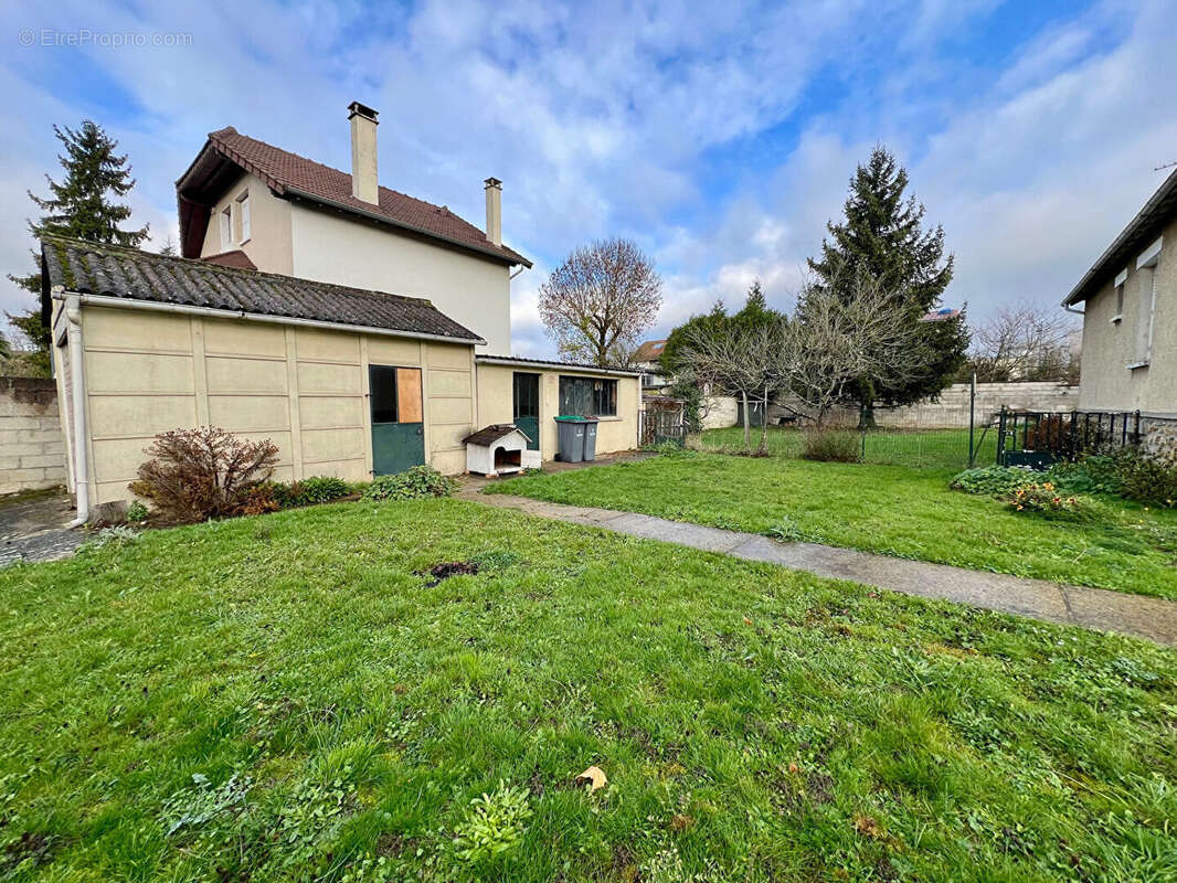 Terrain à BRIE-COMTE-ROBERT