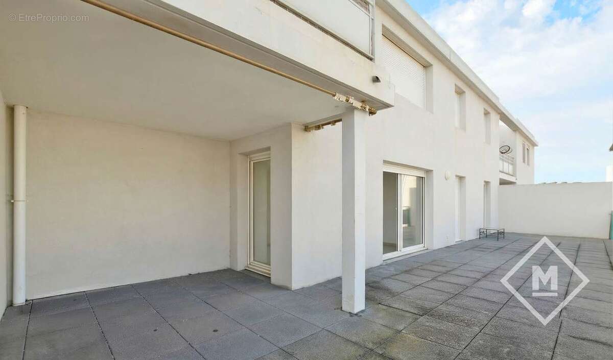 Appartement à MARSEILLE-4E