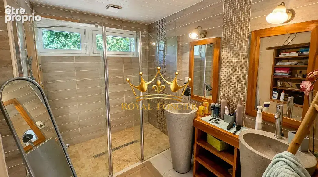 Maison 243 m² à Charnizay  - photo 8