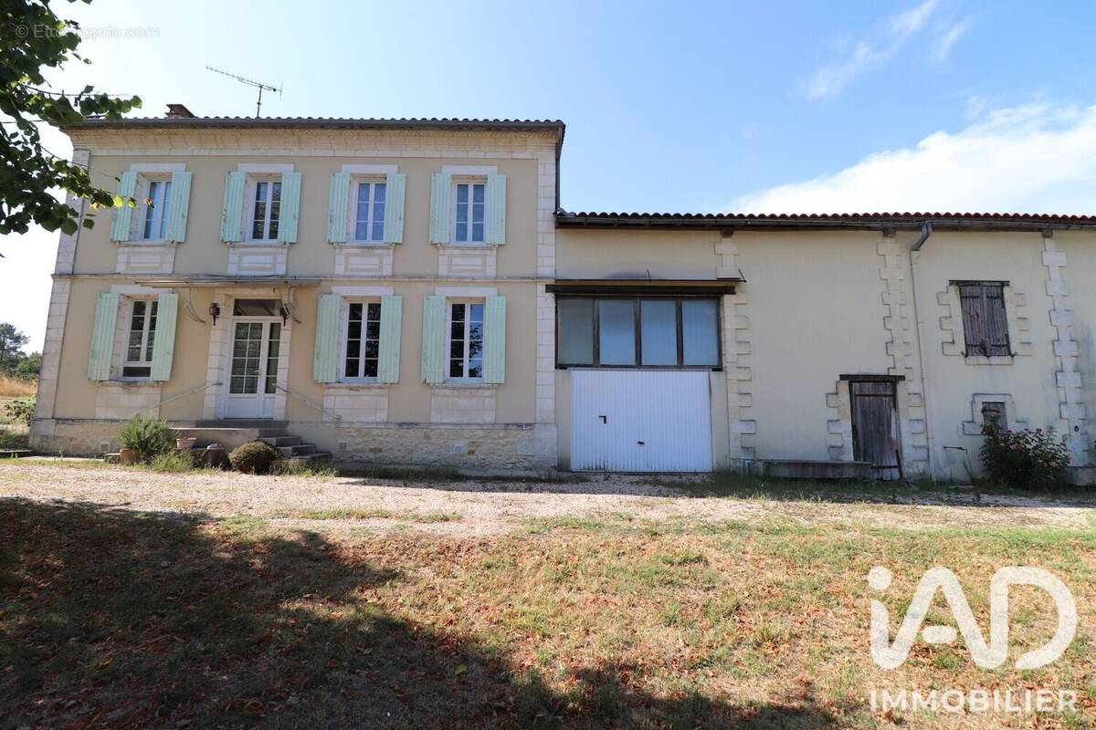 Photo 1 - Maison à SAINT-MARTIN-DE-COUX