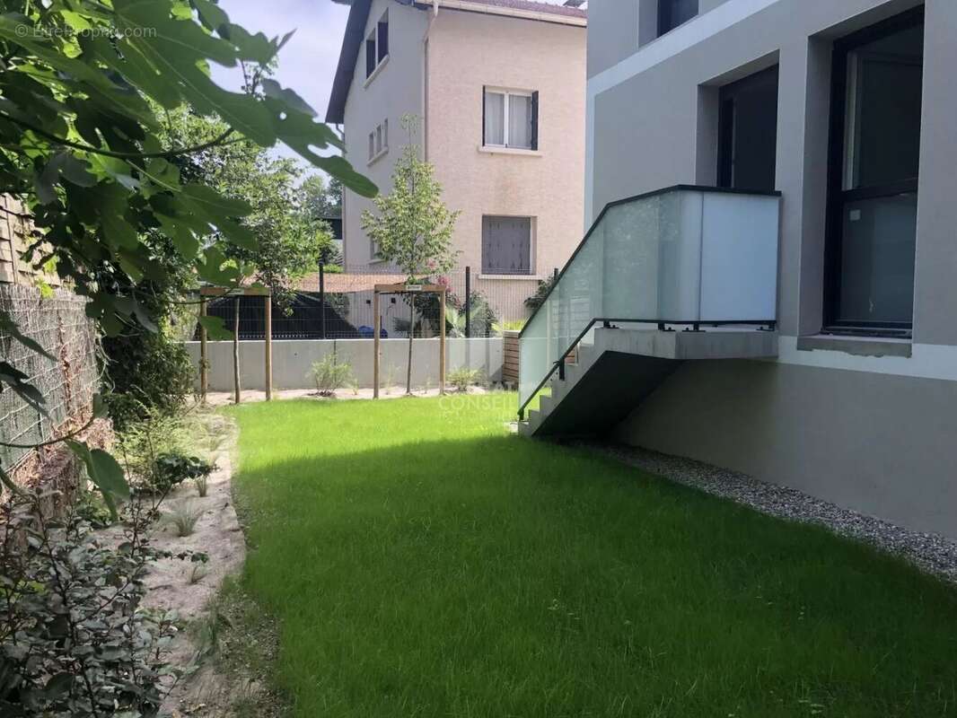 Appartement à SAINT-MARTIN-D'HERES